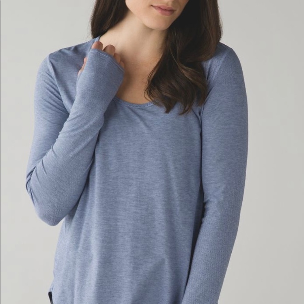 Lululemon Yogini 5 Year Long Sleeve Striped Tee Color Blue and White Size 4